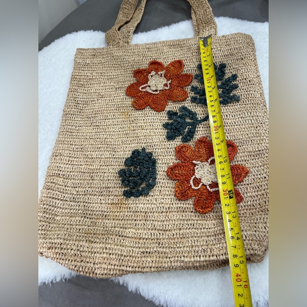 Raffia Crochet Oversized Summer Beach Tote Bag with Floral Design - Picture 10 of 11